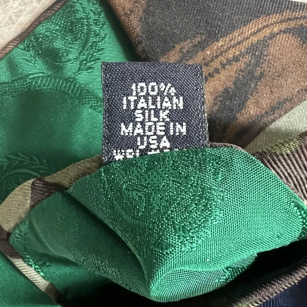 VTG Tommy Hilfiger Necktie Italian Silk Medals Crests Camo USA 3.75 X‎ 56